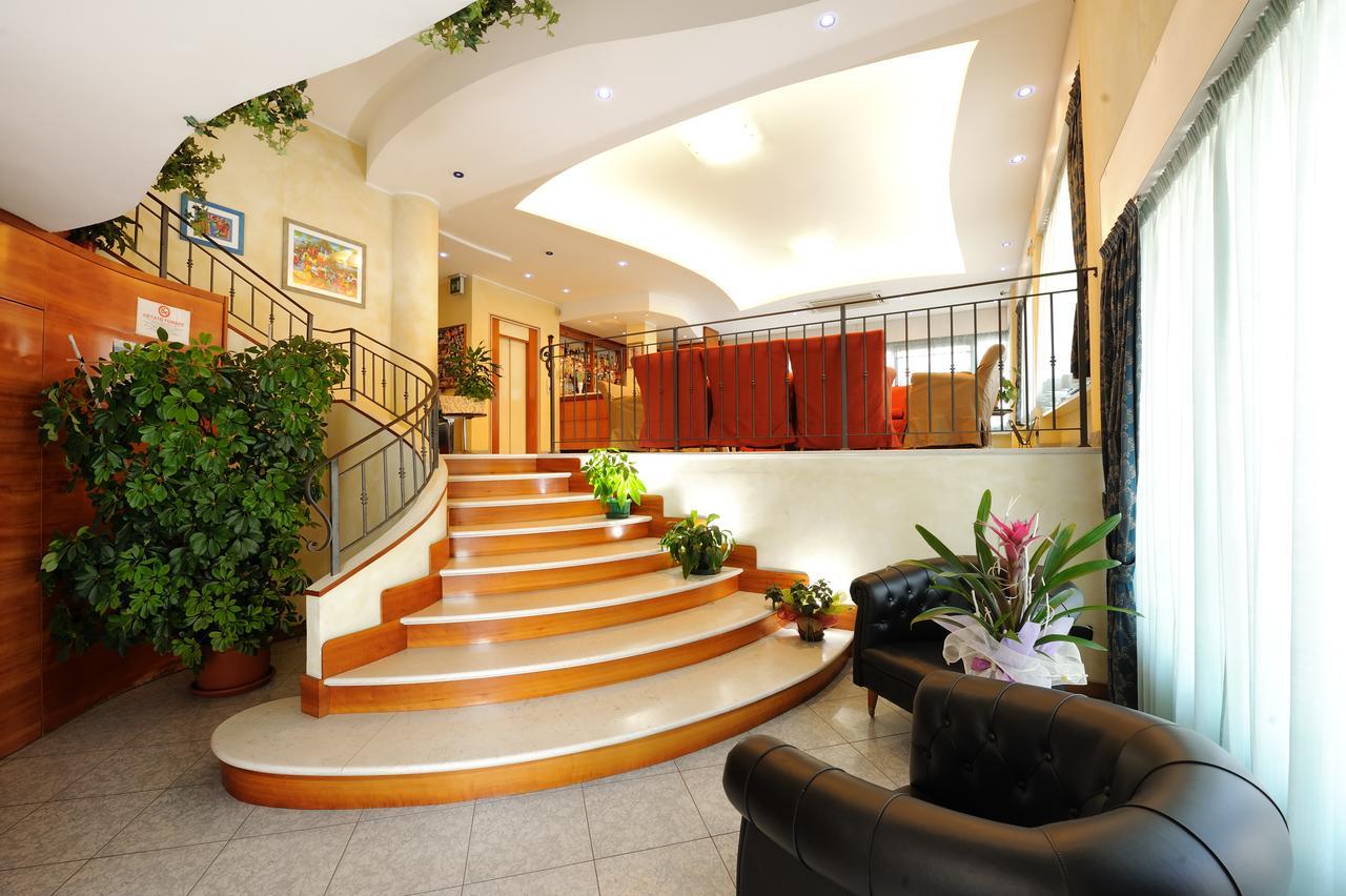 Hotel Mirabel Римини Экстерьер фото