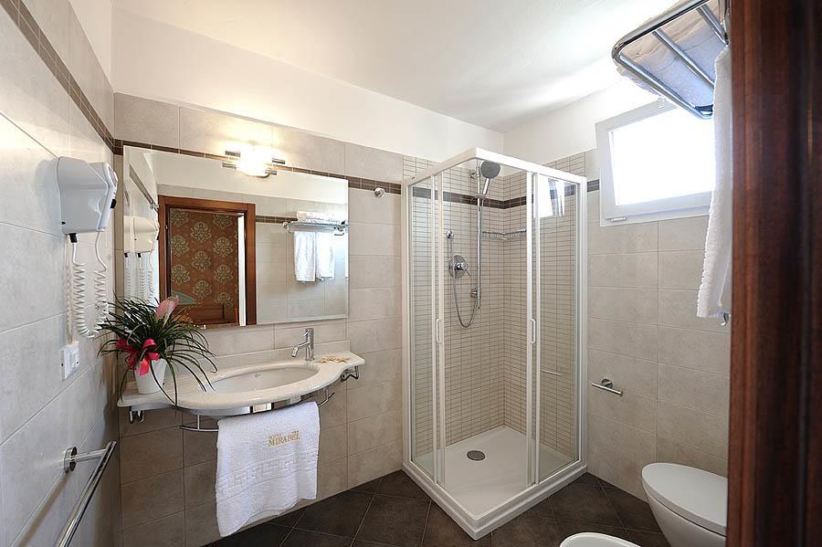 Hotel Mirabel Римини Экстерьер фото