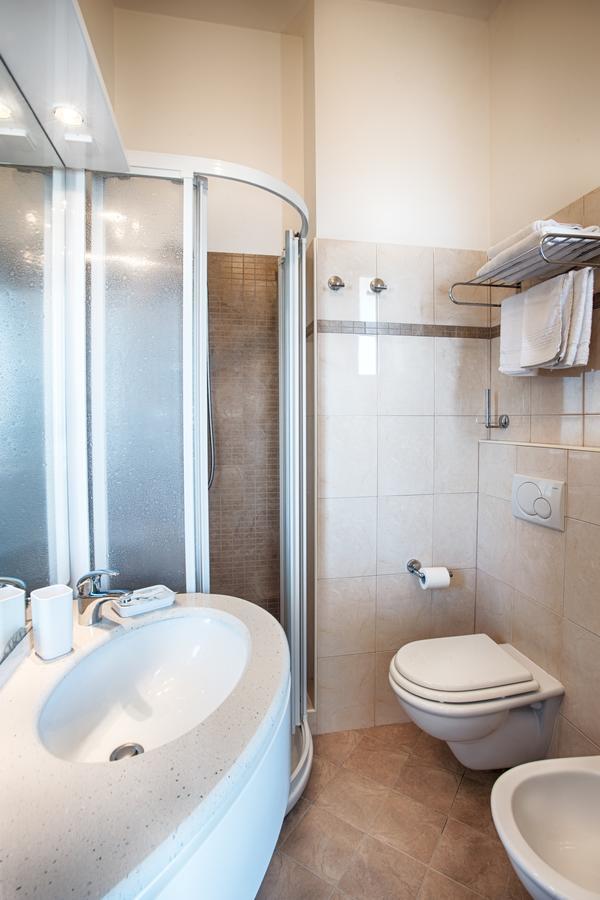 Hotel Mirabel Римини Экстерьер фото