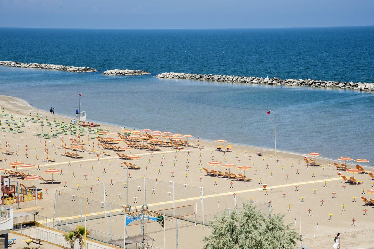 Hotel Mirabel Римини Экстерьер фото